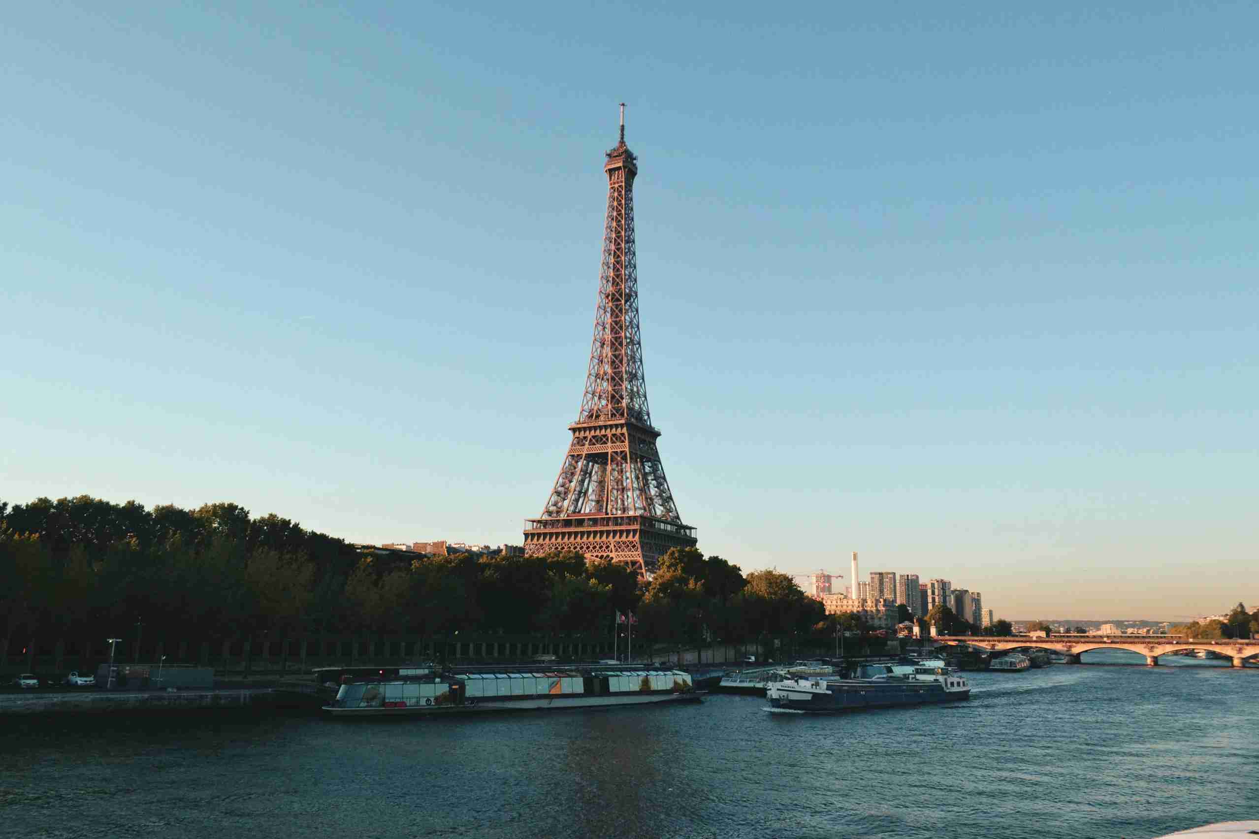 Welcome to Paris – Your Gateway to Romance and Elegance